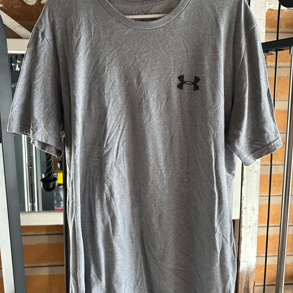 Under Armour Men's Gray T-Shirt